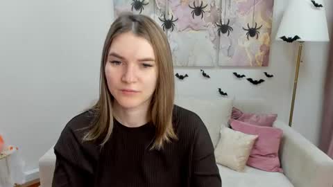 Snapshot of gwensmitt chatting on 11.02.25 gwensmitt online show from 11.02.25
