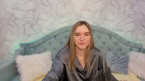 Snapshot of gwensmitt chatting on 05.27.26 gwensmitt online show from 05.27.26