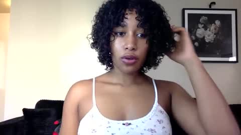 gyalxoxo online show from 12.18.25