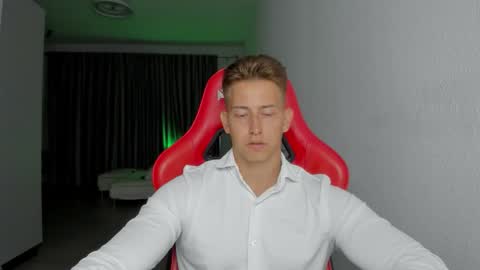 Oliver online show from 11.06.25