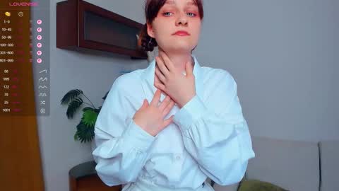 Kelly  Lilly online show from 09.21.25