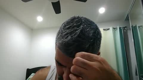 h0nest84 online show from 11.04.25