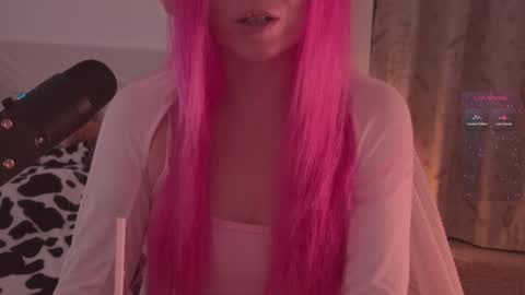 Snapshot of h2h0e chatting on 03.27.26 Lana online show from 03.27.26