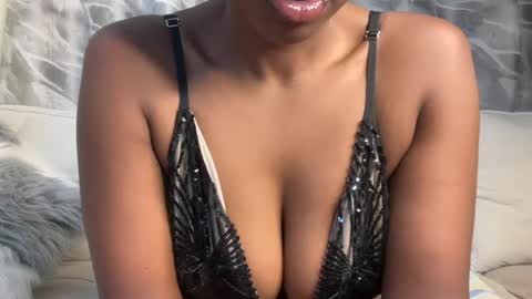 Snapshot of h_o_t_goddess chatting on 06.25.26 h_o_t_goddess online show from 06.25.26