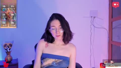 Snapshot of haanna_thompsoon chatting on 12.22.24 haanna_thompsoon online show from 12.22.24