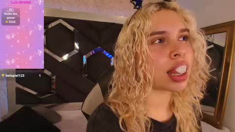 Haely online show from 11.02.25