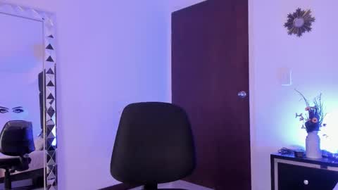 Snapshot of haiileymiller chatting on 09.13.25 Kendal online show from 09.13.25