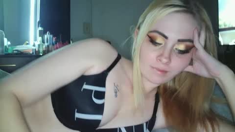 Hailey and d online show from 12.16.24