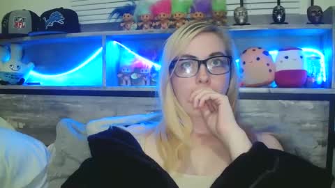 Hailey and d online show from 02.24.25