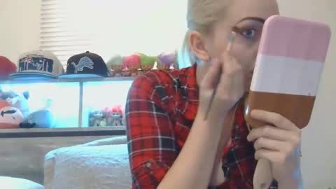 Hailey and d online show from 11.22.25