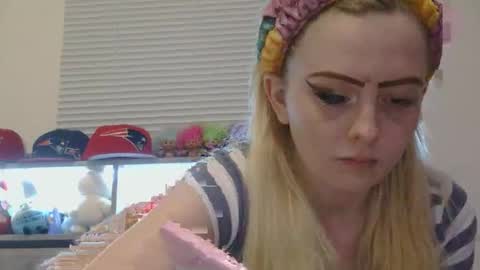 Hailey and d online show from 02.05.26