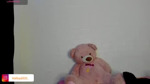 Snapshot of haileyduke chatting on 04.28.26 Hailey online show from 04.28.26