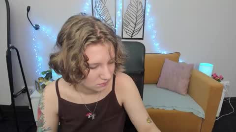 Hailey online show from 09.12.25