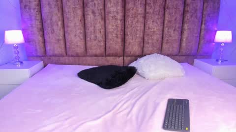 Haileymiler online show from 12.24.24