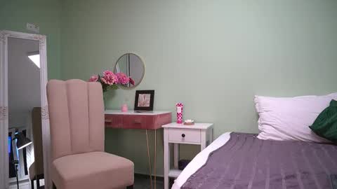 Hailey online show from 09.15.25