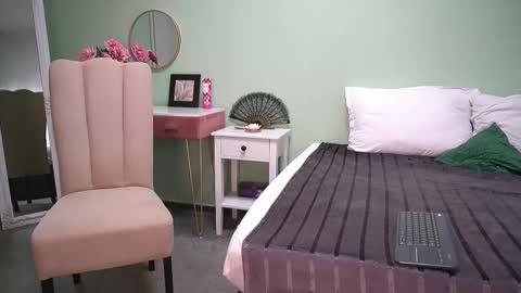 Hailey online show from 09.30.25