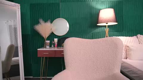 Hailey online show from 11.28.25