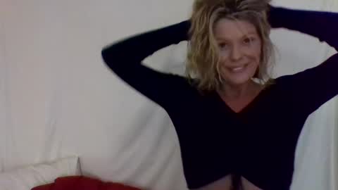 Hailey online show from 12.04.24