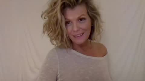 Hailey online show from 12.08.24