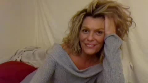 Hailey online show from 01.08.25