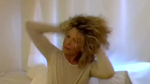 Hailey online show from 01.13.25