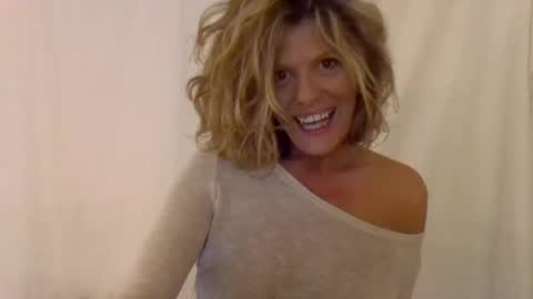 Hailey online show from 01.20.25