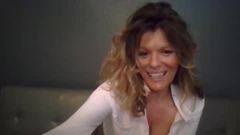 Hailey online show from 10.09.25