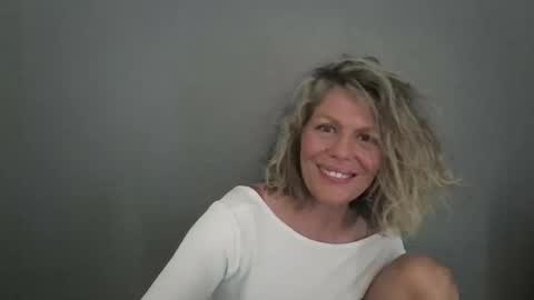 Snapshot of haileys123 chatting on 03.23.26 Hailey online show from 03.23.26