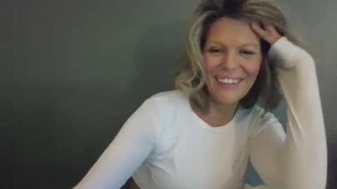 Snapshot of haileys123 chatting on 04.18.26 Hailey online show from 04.18.26