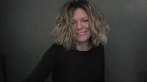 Snapshot of haileys123 chatting on 04.27.26 Hailey online show from 04.27.26