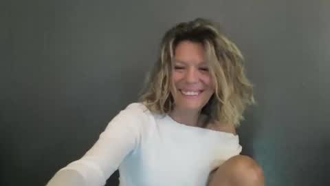 Snapshot of haileys123 chatting on 04.30.26 Hailey online show from 04.30.26