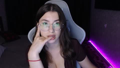 Snapshot of haily_heavenly chatting on 11.26.25 HailyHeavenly online show from 11.26.25