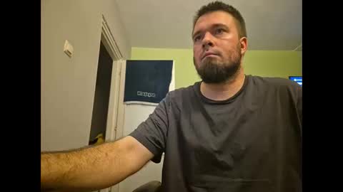 Snapshot of hairy_guy007 chatting on 12.21.24 hairy_guy007 online show from 12.21.24