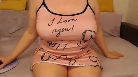 Snapshot of hairy_vi chatting on 06.03.26 hairy vicky online show from 06.03.26
