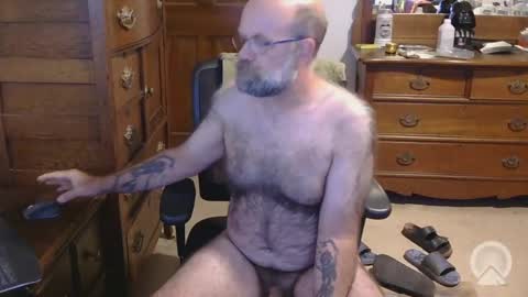 Snapshot of hairydaddybear69 chatting on 09.27.25 HairyDaddyBear69 online show from 09.27.25