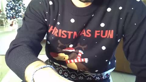 Snapshot of hairydaduncut chatting on 12.24.24 hairydaduncut online show from 12.24.24