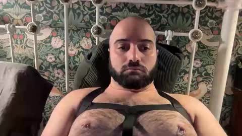 Hairy Guy online show from 11.26.25