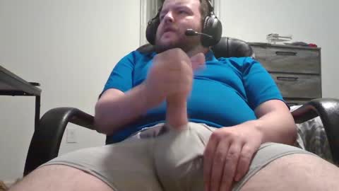 Snapshot of hairymikey chatting on 04.22.26 hairymikey online show from 04.22.26
