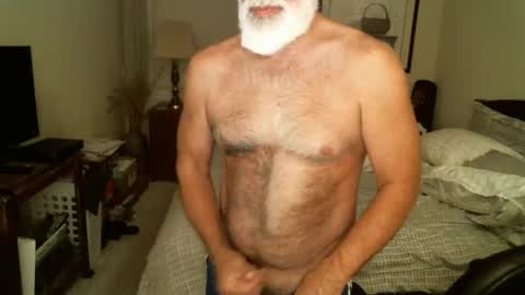 Hairy pecs online show from 05.05.26