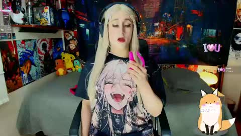 Snapshot of hakudoll chatting on 04.28.26 Haku online show from 04.28.26