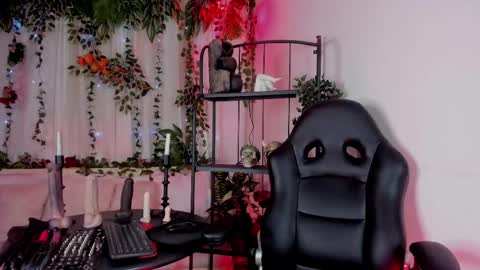 Snapshot of halley_ravenn chatting on 04.25.26 halley_ravenn online show from 04.25.26