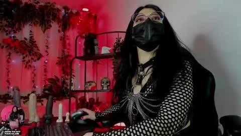 Snapshot of halley_ravenn chatting on 05.05.26 halley_ravenn online show from 05.05.26