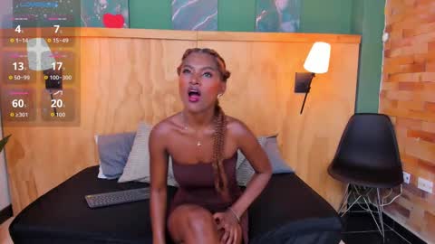 Halley Lorens online show from 09.22.25