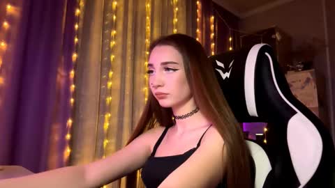 Holly online show from 12.17.25