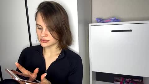 Holly online show from 01.08.26