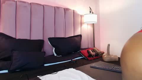  Hally Bans  online show from 03.08.25