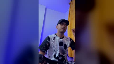 hamiltong12 online show from 12.23.25