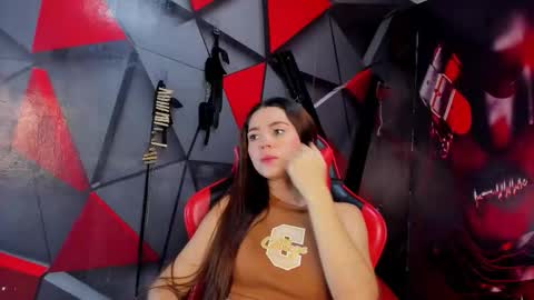 Snapshot of hana_and_zeta chatting on 11.10.25 Hana and Zeta online show from 11.10.25