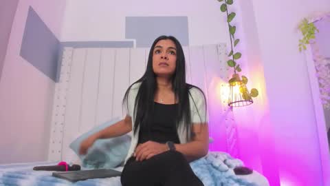 hanah_gray online show from 10.21.25