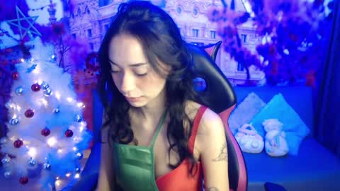 Snapshot of hanaku_8 chatting on 12.14.24 Hanaku online show from 12.14.24